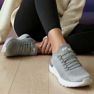 👟 APL Women’s Techloom Breeze Size 7 Gray Sneakers